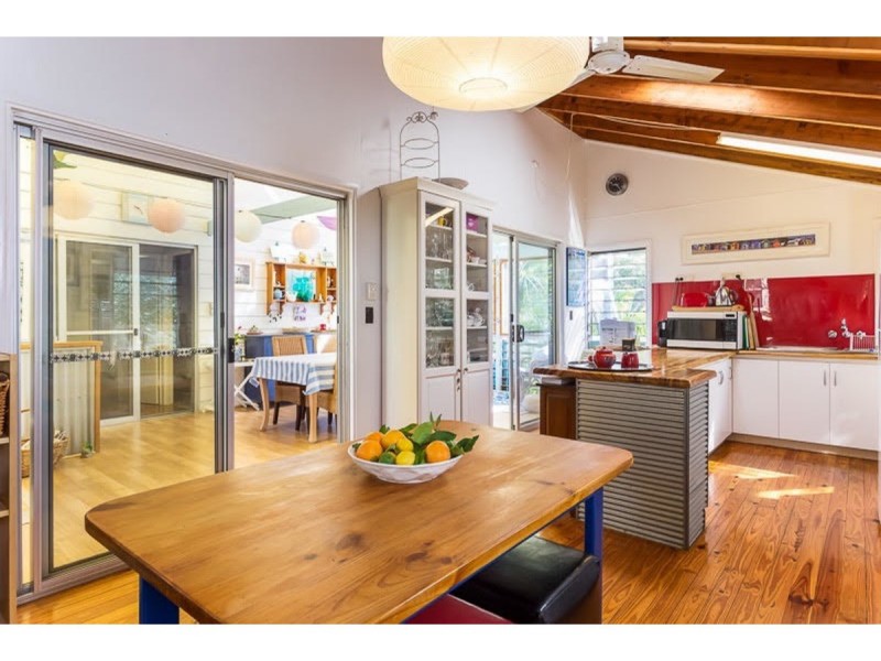 5 Mareela Street, Coochiemudlo Island QLD 4184