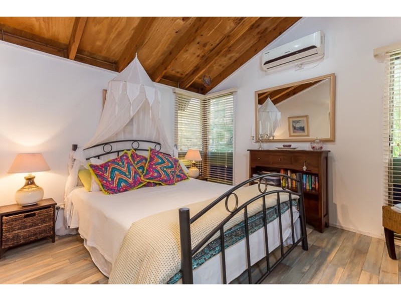 5 Mareela Street, Coochiemudlo Island QLD 4184