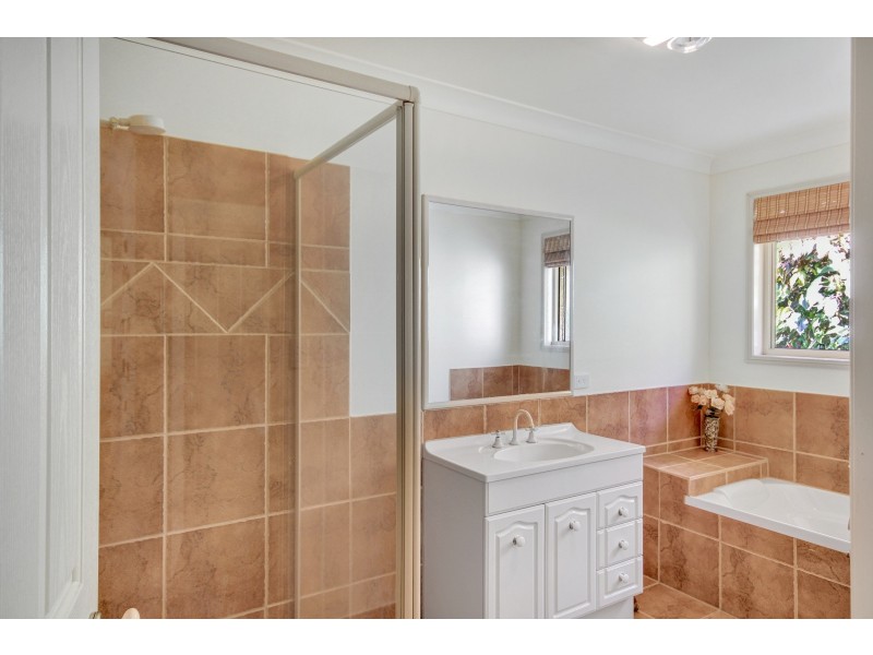 6 Shirley Street, Coochiemudlo Island QLD 4184