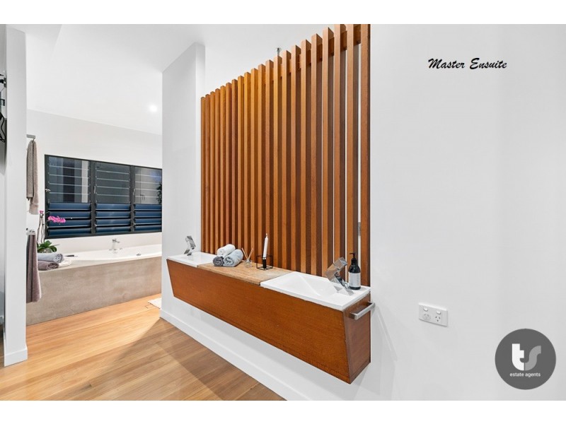 48 Zeehan Street, Wavell Heights QLD 4012