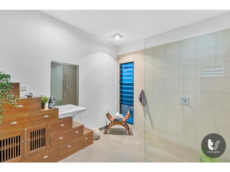 48 Zeehan Street, Wavell Heights QLD 4012