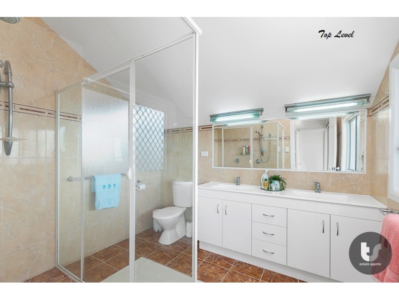 5 Price Avenue, Birkdale QLD 4159