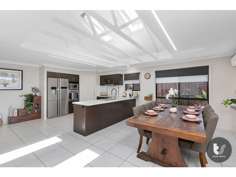 37 Cypress Street, Redland Bay QLD 4165