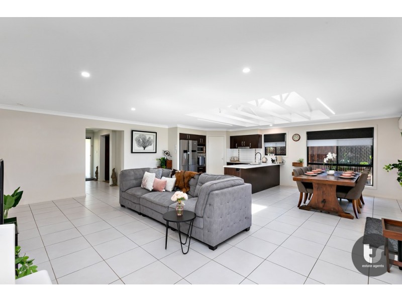 37 Cypress Street, Redland Bay QLD 4165