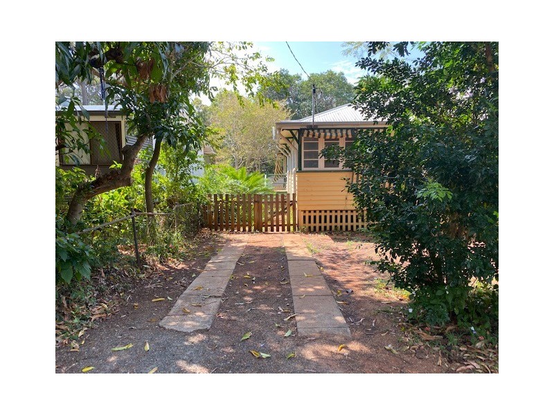 17 Kingfisher Street, Coochiemudlo Island QLD 4184