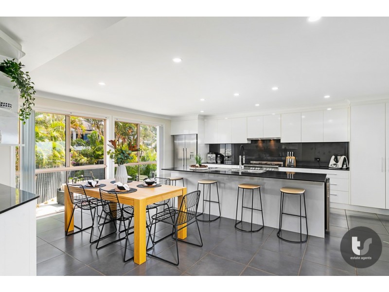 7 Finuge Court, Victoria Point QLD 4165