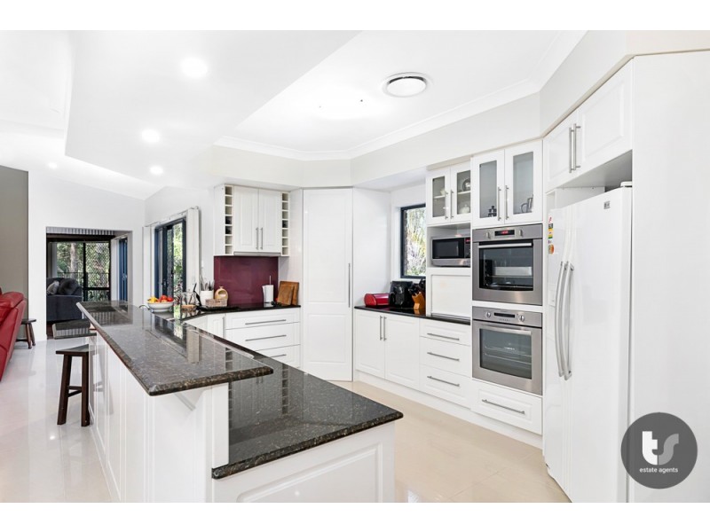17 Jay Crescent, Redland Bay QLD 4165