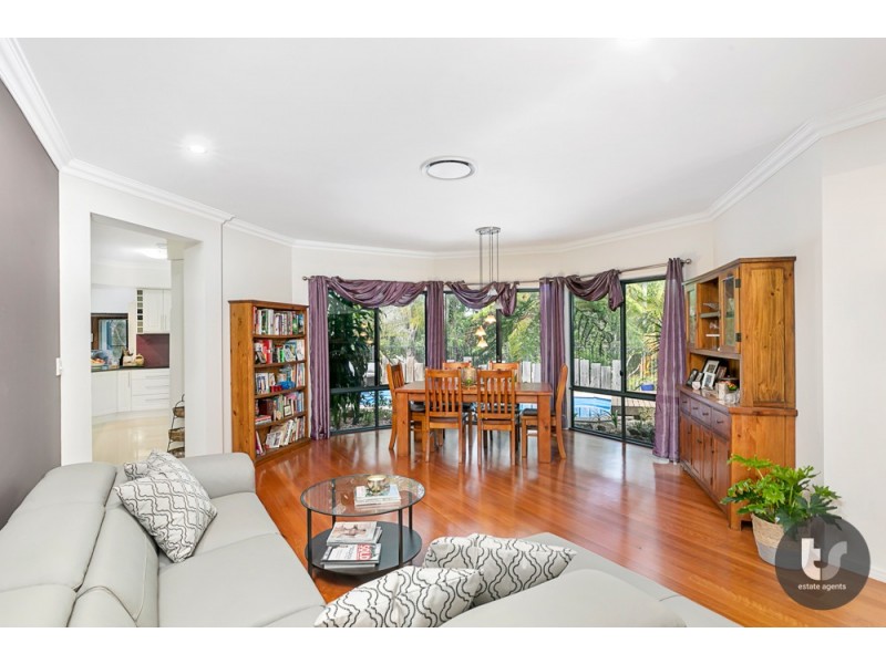 17 Jay Crescent, Redland Bay QLD 4165