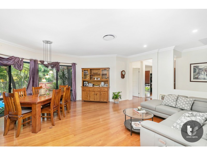 17 Jay Crescent, Redland Bay QLD 4165