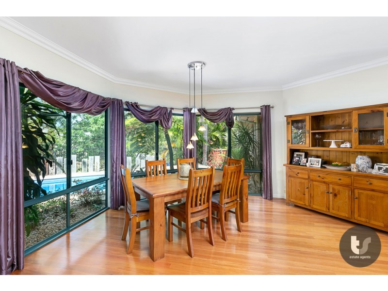 17 Jay Crescent, Redland Bay QLD 4165