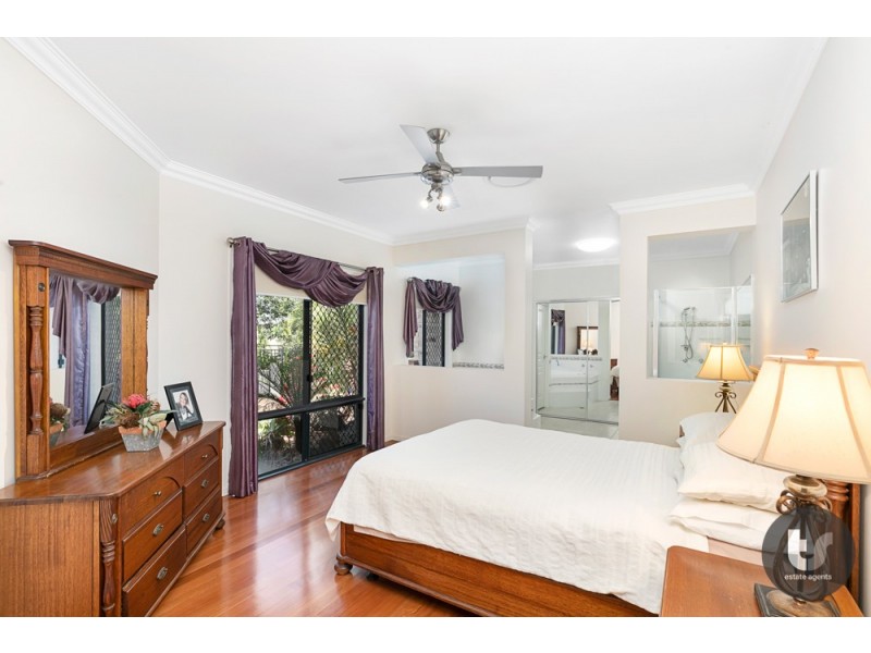 17 Jay Crescent, Redland Bay QLD 4165