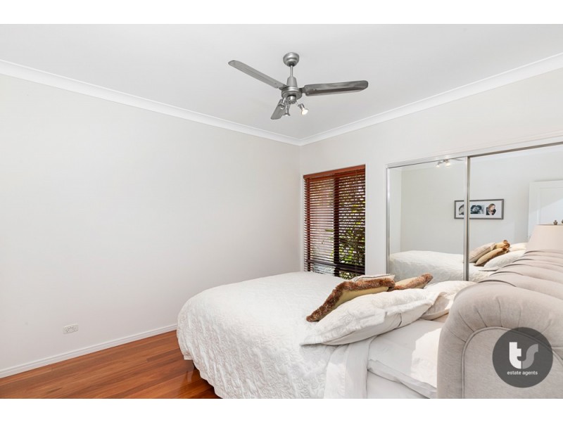 17 Jay Crescent, Redland Bay QLD 4165
