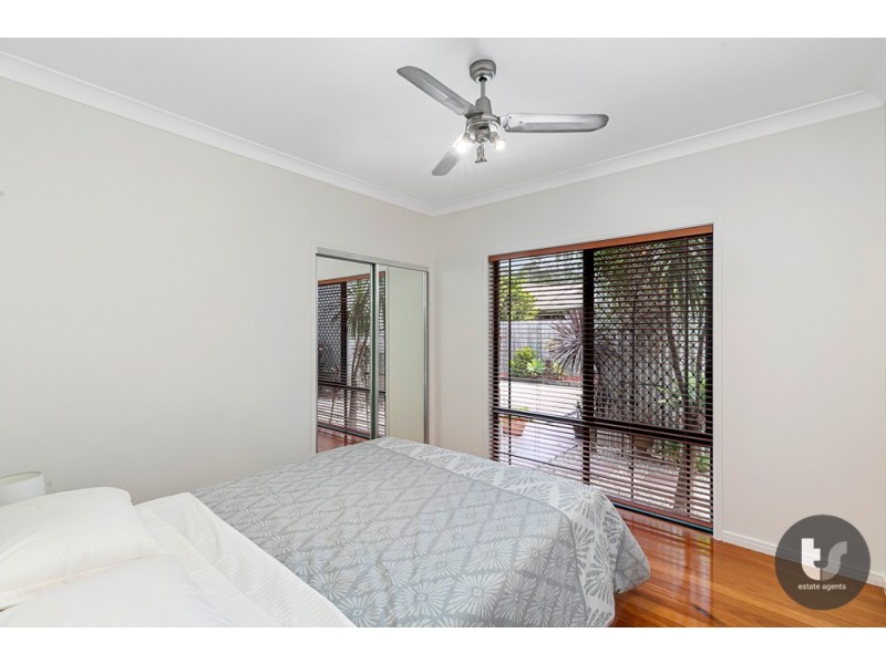 17 Jay Crescent, Redland Bay QLD 4165