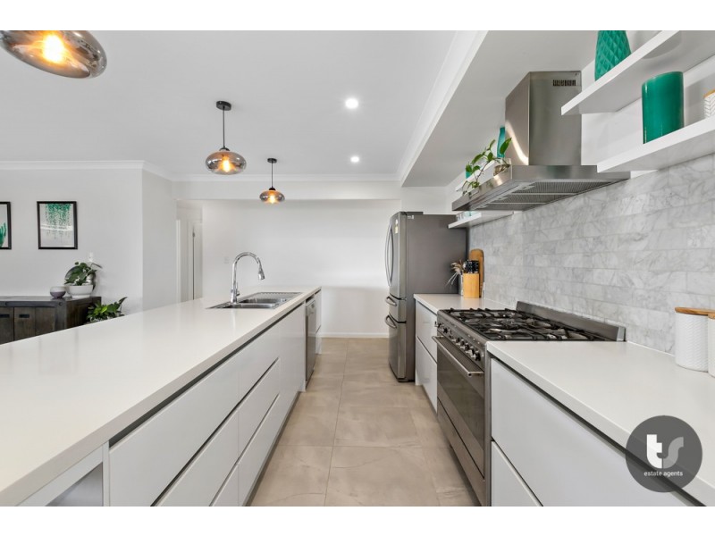 83 Capella Drive, Redland Bay QLD 4165