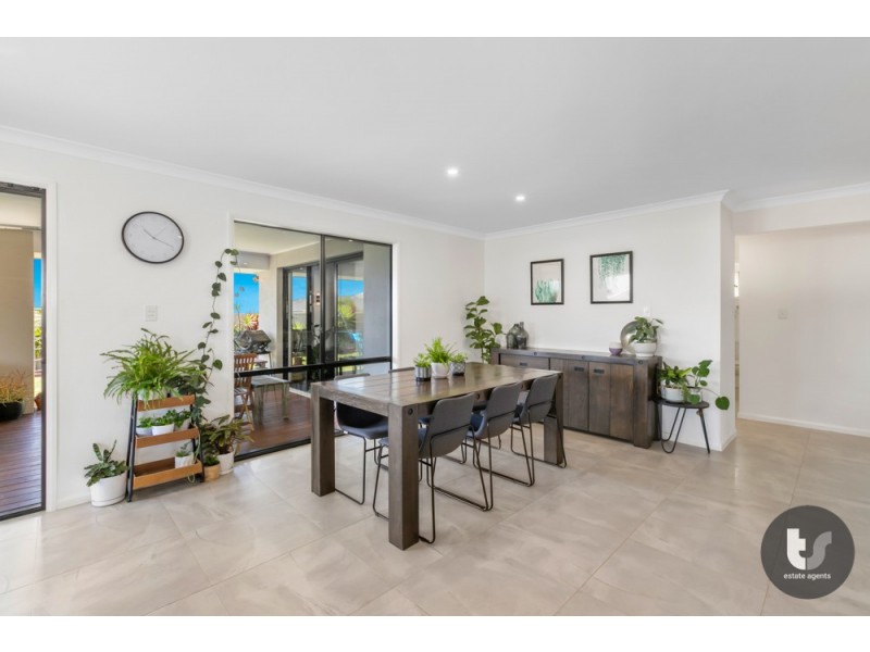83 Capella Drive, Redland Bay QLD 4165