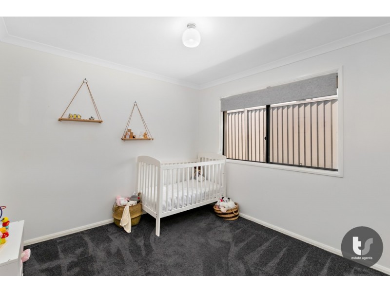 83 Capella Drive, Redland Bay QLD 4165
