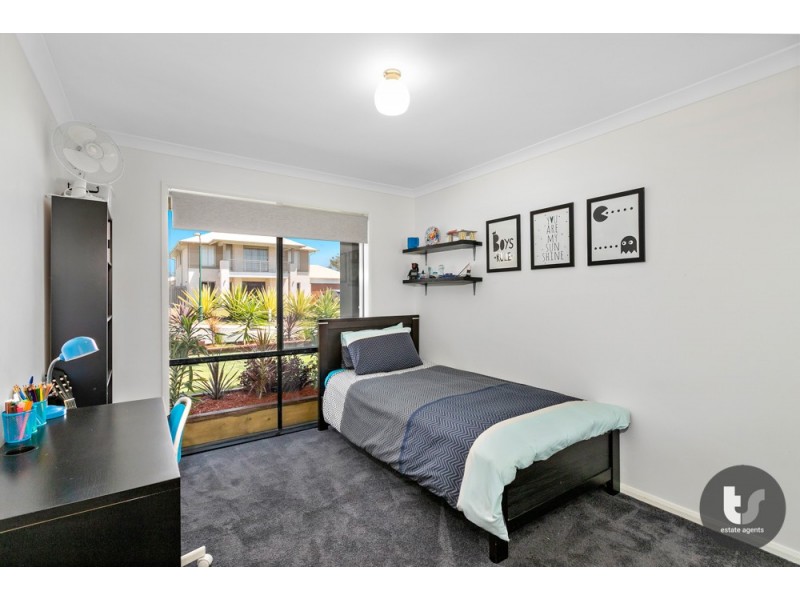 83 Capella Drive, Redland Bay QLD 4165