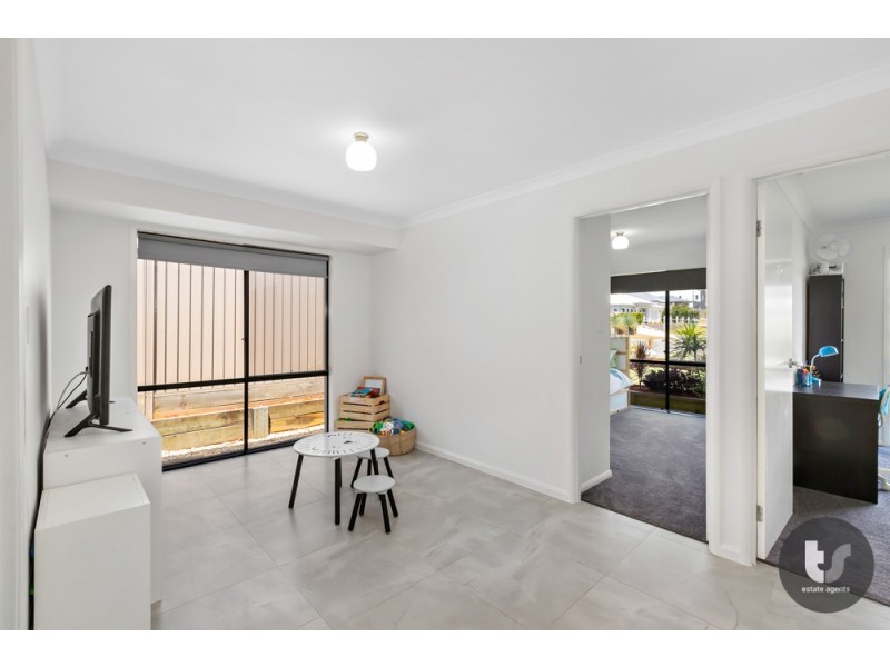 83 Capella Drive, Redland Bay QLD 4165