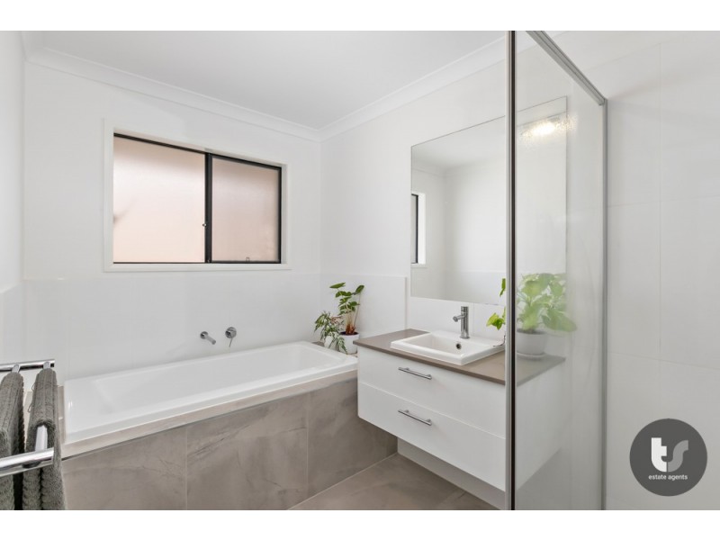 83 Capella Drive, Redland Bay QLD 4165