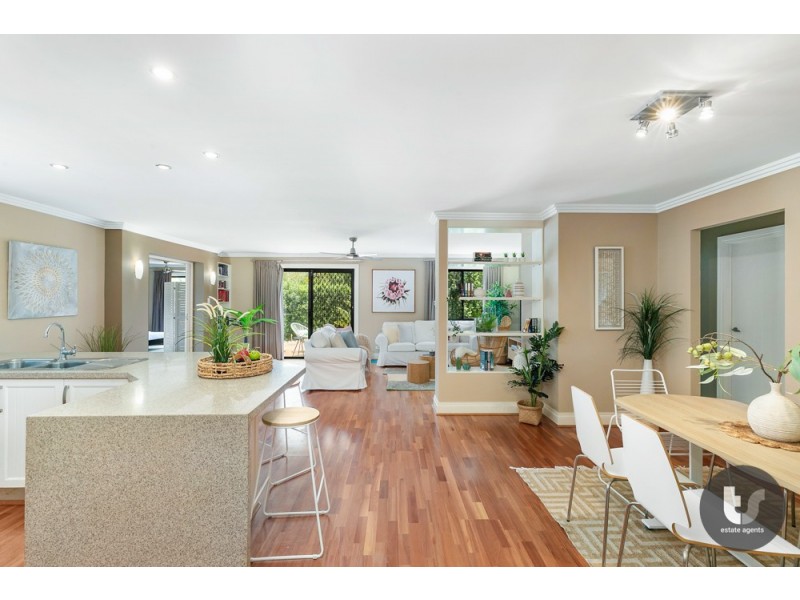 14 Gleneagles Court, Redland Bay QLD 4165