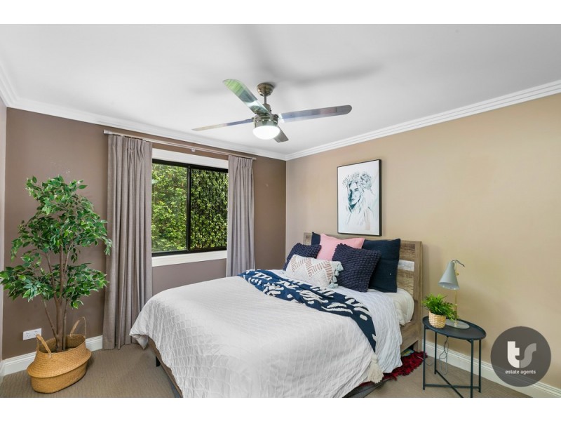 14 Gleneagles Court, Redland Bay QLD 4165