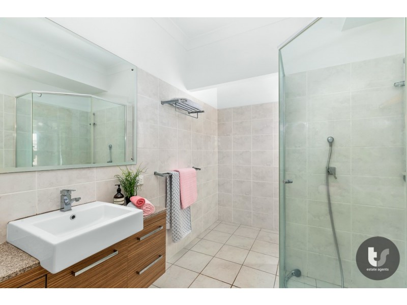 10 Lincoln Place, Stretton QLD 4116