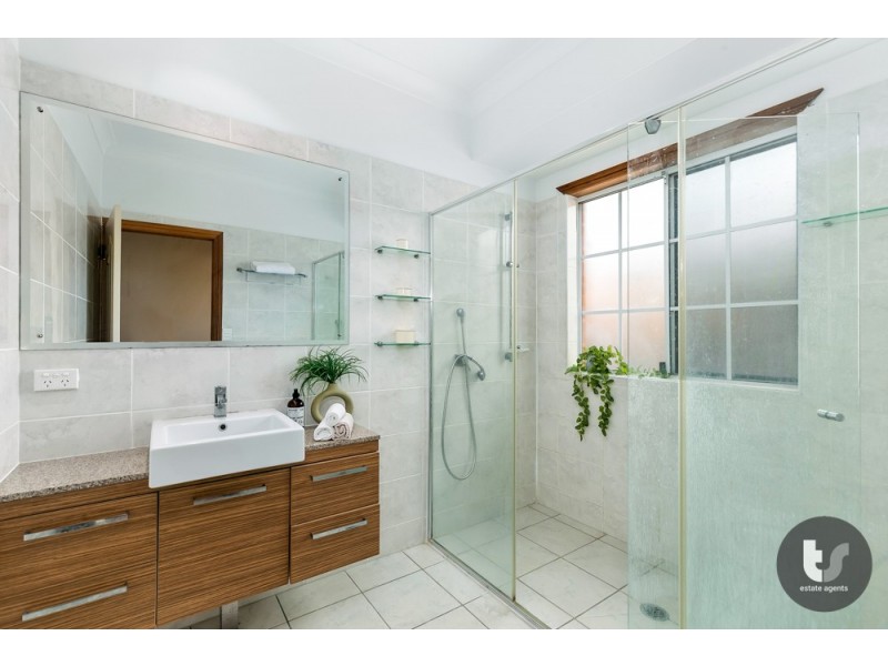 10 Lincoln Place, Stretton QLD 4116