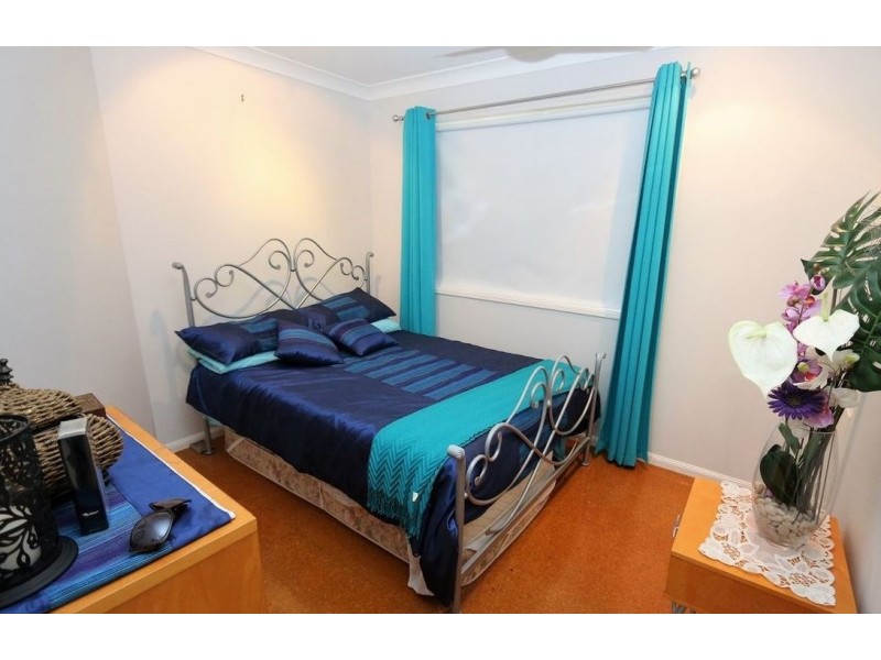 17 Innes Street, Coochiemudlo Island QLD 4184