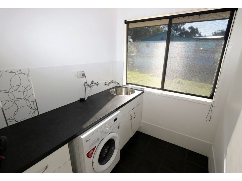 17 Innes Street, Coochiemudlo Island QLD 4184