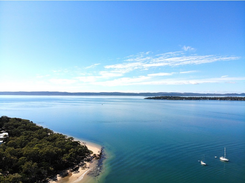 17 Innes Street, Coochiemudlo Island QLD 4184