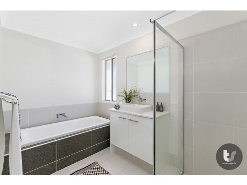 87B Channel Street, Cleveland QLD 4163