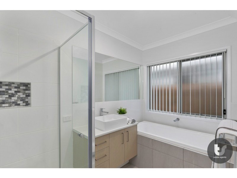 1/139 Main Street, Redland Bay QLD 4165