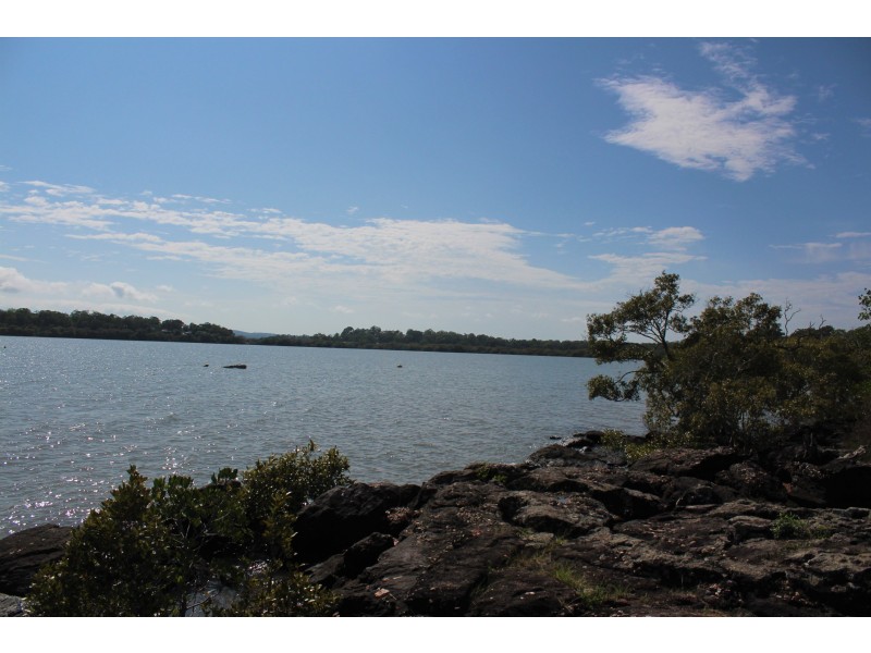 10 Hilda Crescent, Macleay Island QLD 4184