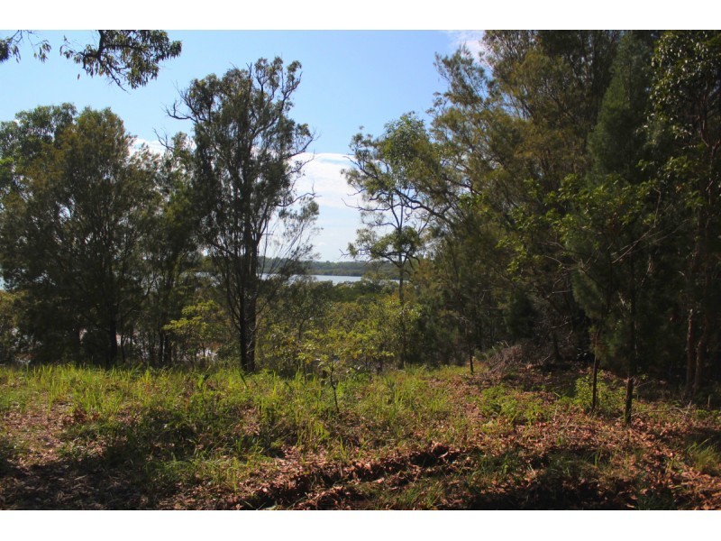 10 Hilda Crescent, Macleay Island QLD 4184