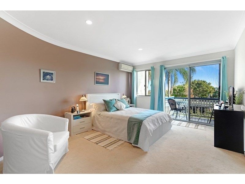 Cnr Shore St North & Wharf Street, Cleveland QLD 4163