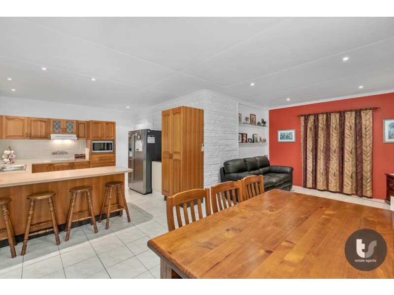241 Redland Bay Road, Capalaba QLD 4157