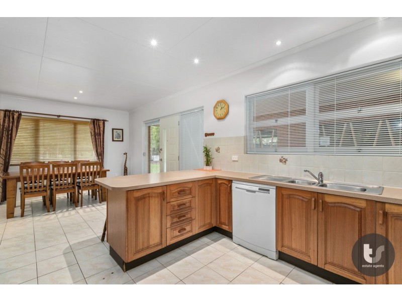 241 Redland Bay Road, Capalaba QLD 4157