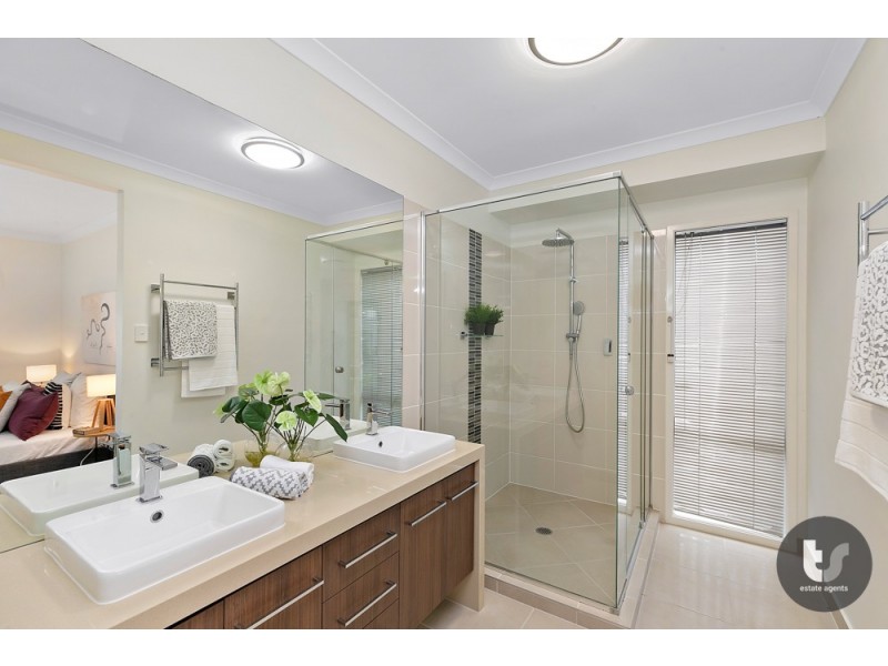 76 School Road, Victoria Point QLD 4165