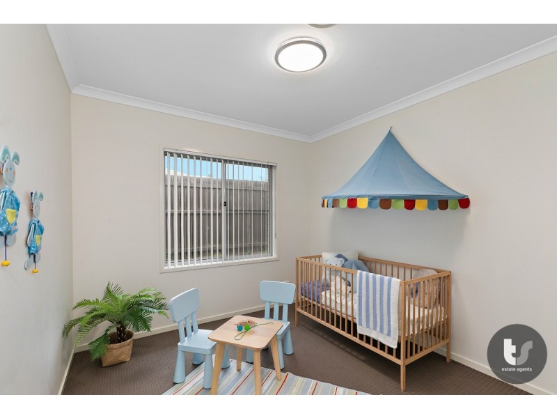 76 School Road, Victoria Point QLD 4165