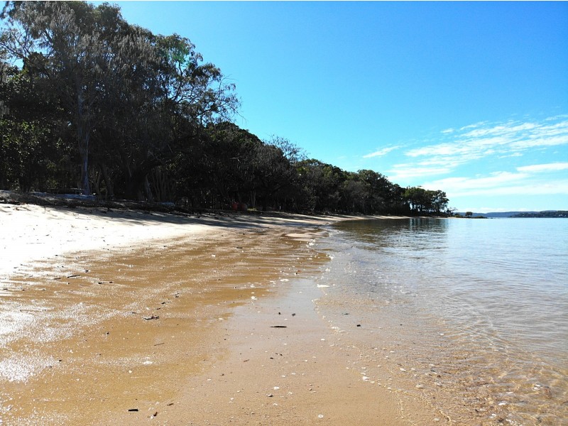 20 Ooyan Street, Coochiemudlo Island QLD 4184