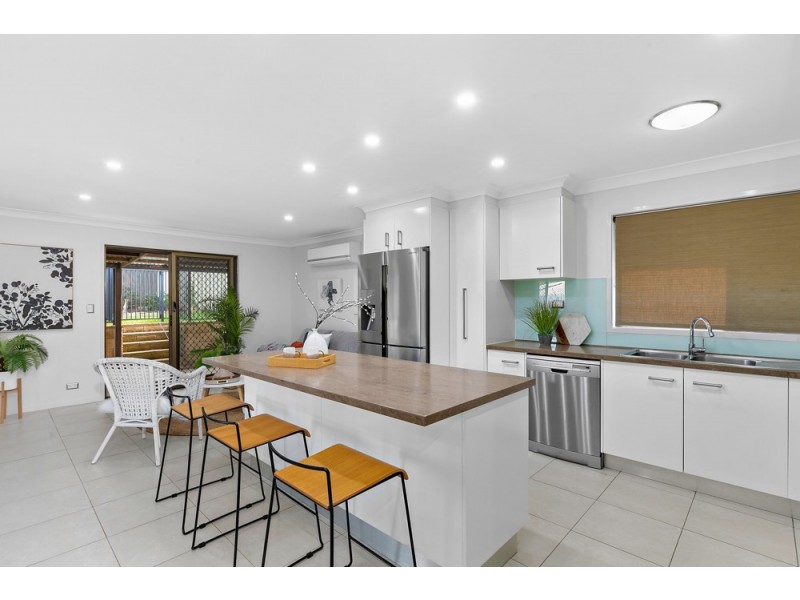 19 Sylvania Street, Wellington Point QLD 4160