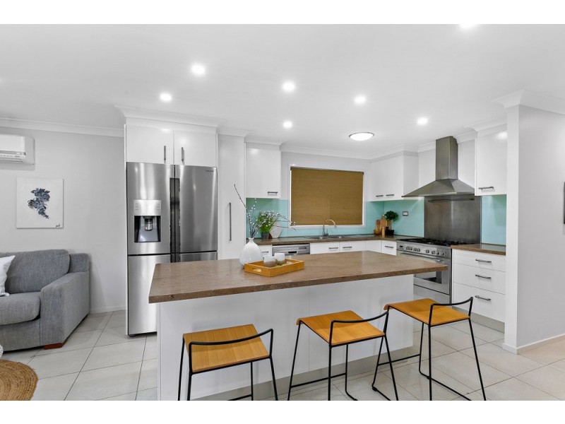 19 Sylvania Street, Wellington Point QLD 4160