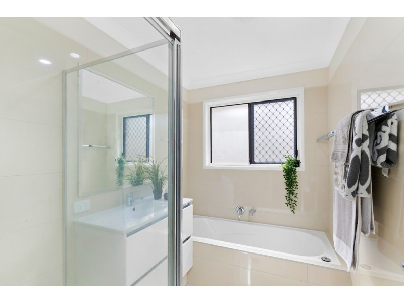 19 Sylvania Street, Wellington Point QLD 4160