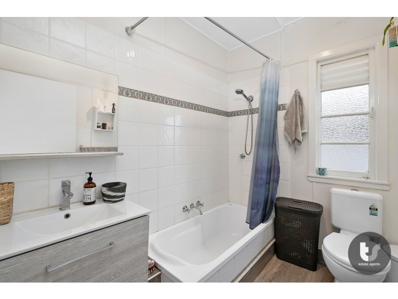 186 Main Street, Redland Bay QLD 4165