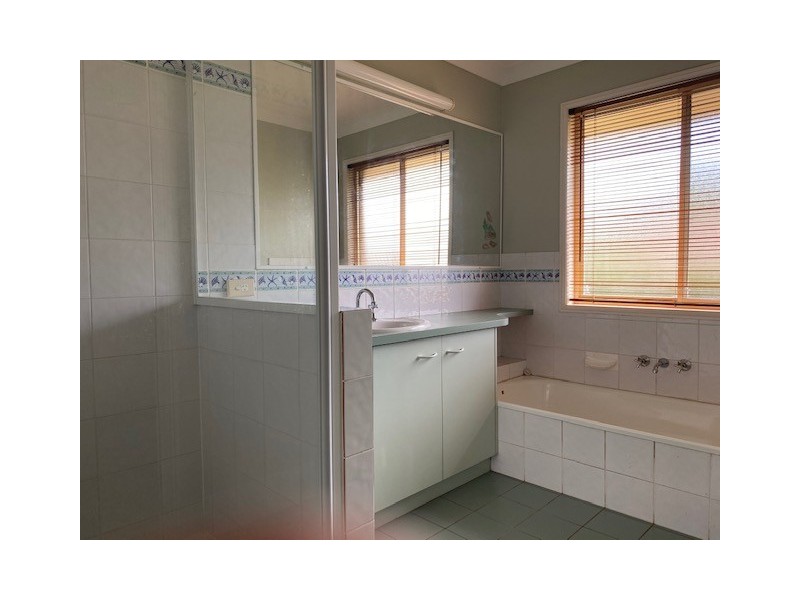 5 Riseborough Terrace, Cleveland QLD 4163