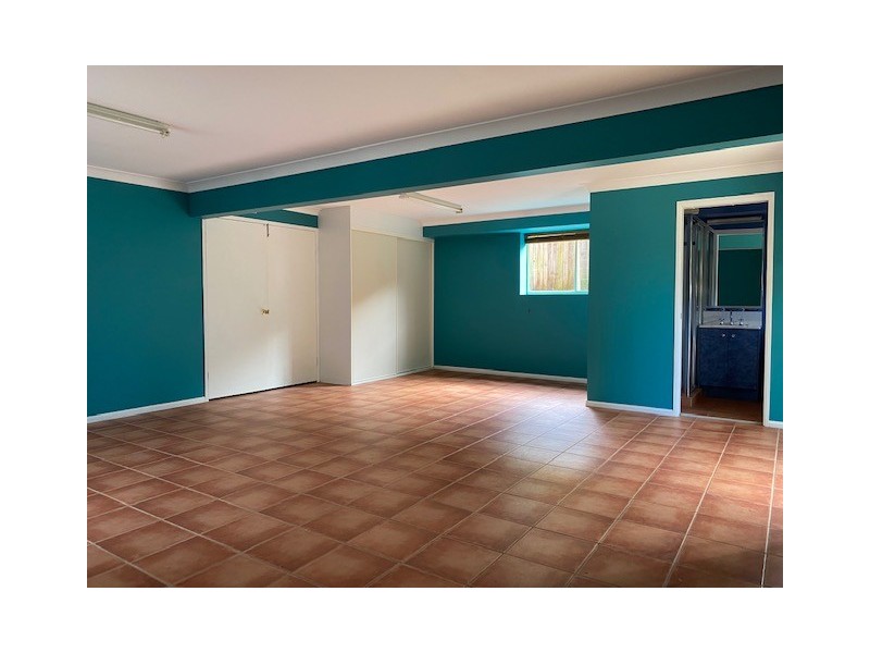 5 Riseborough Terrace, Cleveland QLD 4163