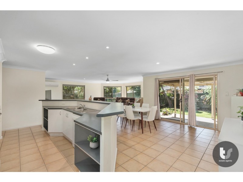 19 Creekside Circuit West, Victoria Point QLD 4165