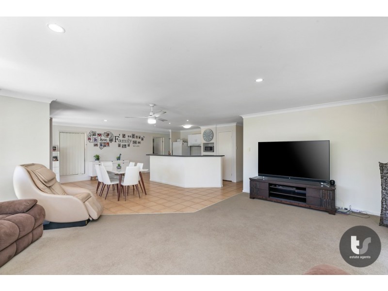 19 Creekside Circuit West, Victoria Point QLD 4165