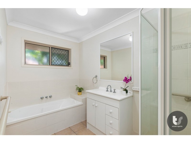 19 Creekside Circuit West, Victoria Point QLD 4165