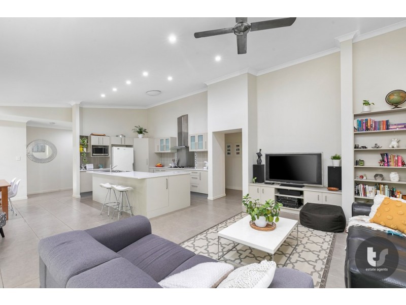 10 Forrest Street, Redland Bay QLD 4165